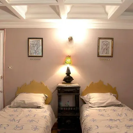 Domaine Des Papeteries Bed & Breakfast 3*