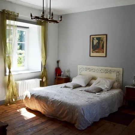 Domaine Des Papeteries Bed & Breakfast 3*